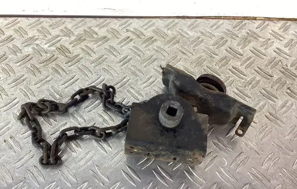 Toyota Land Cruiser (J150) Spare wheel mounting bracket 