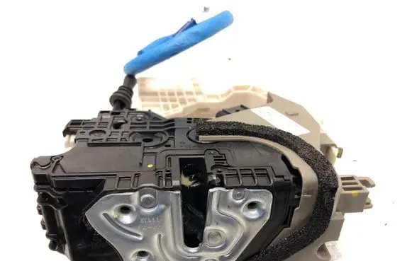 KIA Ceed Front door lock 81320J7000