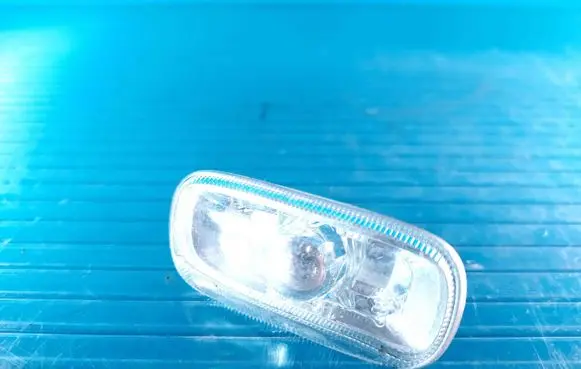 Audi A4 S4 B7 8E 8H Front fender indicator light 8E0949127