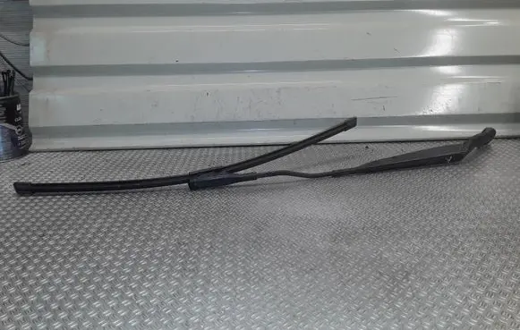Nissan Qashqai Windshield/front glass wiper blade 