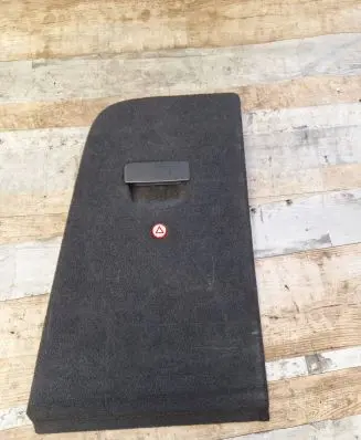 Trunk/boot lower side trim panel