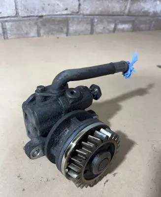 Volkswagen Transporter - Caravelle T5 Power steering pump 7e0422153f 101830