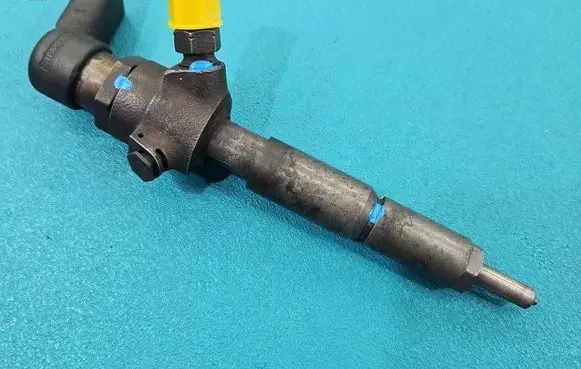 Fuel injector