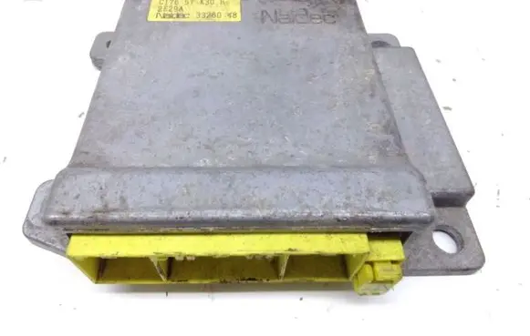 Mazda Premacy Airbag control unit/module C17657K30B 2E29A 3326048