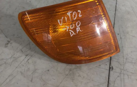 Mercedes-Benz Vito Viano W638 Front indicator light 6388200121K3