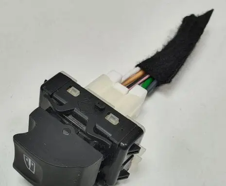 Dacia Sandero Quarter vent window switch 254118439R