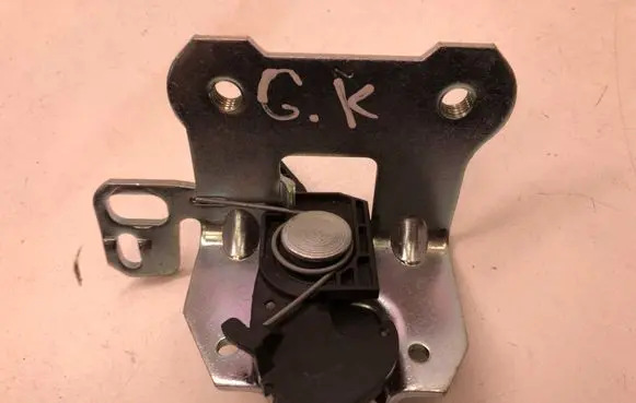 Mercedes-Benz E W212 Seat back rest lock catch A2049200572