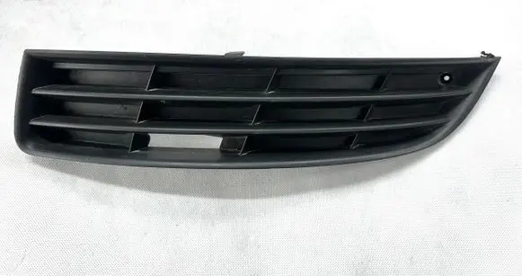 Volkswagen PASSAT B6 Front bumper lower grill 3C0853665