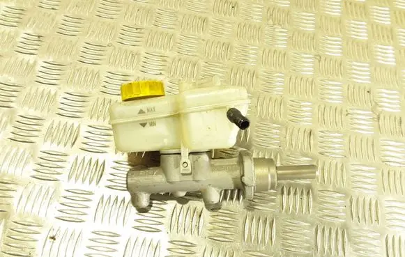 Skoda Roomster (5J) Master brake cylinder