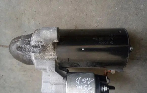 Toyota Avensis T270 Starter motor 0001138064