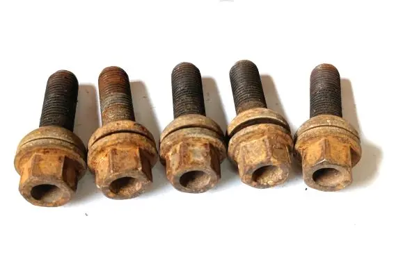 Volkswagen Transporter - Caravelle T5 Nuts/bolts 