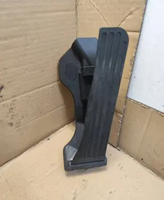 Volkswagen Golf Plus Accelerator throttle pedal 1K1721503M 6PV00889000