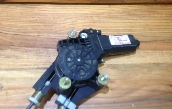 Hyundai XG Rear door window regulator motor 8246039 82460-39