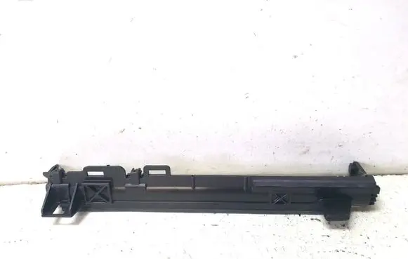 Mercedes-Benz C W204 Radiator mount bracket 0477902914