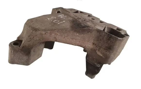 Volkswagen PASSAT B6 Engine mounting bracket 06F199207H
