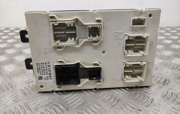 Mercedes-Benz Vito Viano W447 SAM control unit A4479005807