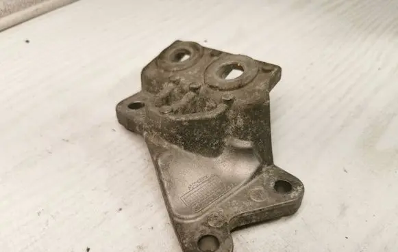 Volvo XC60 Front differential bracket 31439850