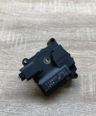 Toyota Avensis T250 Air flap motor/actuator 1138002051
