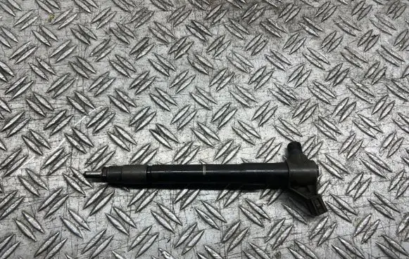 Mazda CX-5 Fuel injector