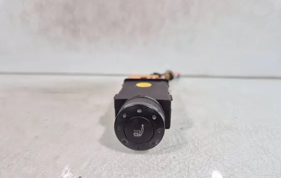 Audi TT Mk1 Seat heating switch 8N0963563B