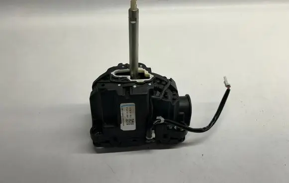 Dodge Challenger Gear shifter/selector 68205233AI