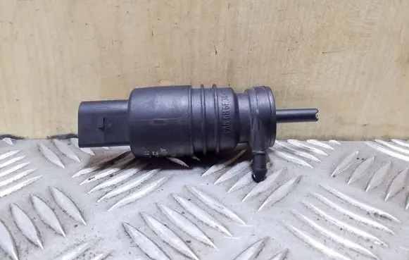 BMW X5 E53 Windscreen/windshield washer pump