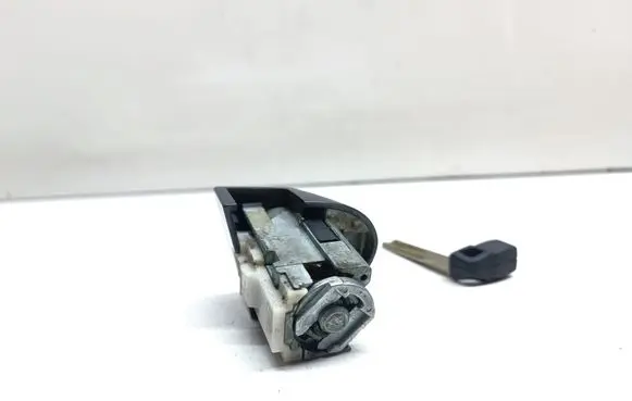 BMW 3 E92 E93 Coupe door lock (next to the handle) 