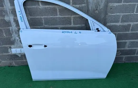 Opel Astra L Front door