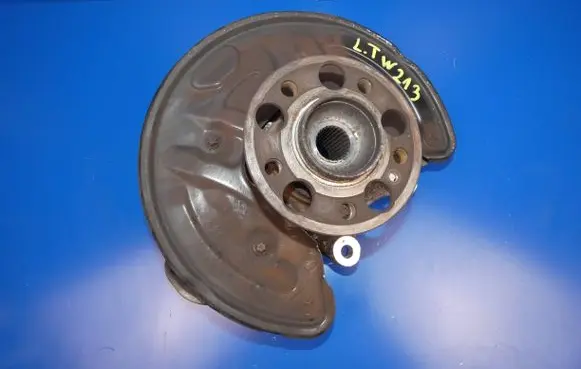 Mercedes-Benz E W213 Rear wheel hub