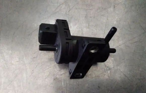 Renault Laguna III Turbo solenoid valve 8200762597