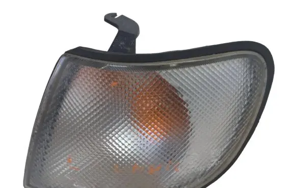 Nissan Sunny Front indicator light 6R010250 013452