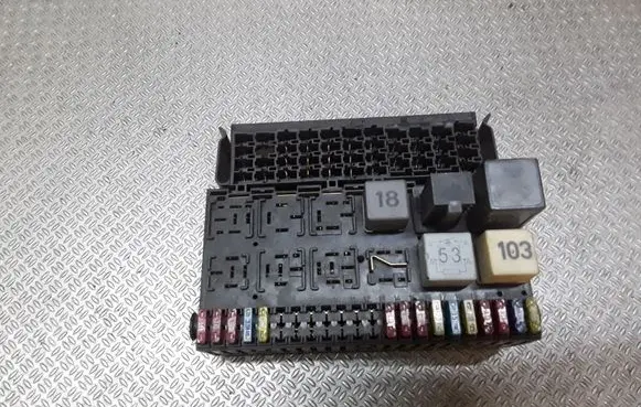 Volkswagen Transporter - Caravelle T4 Fuse module 357937039