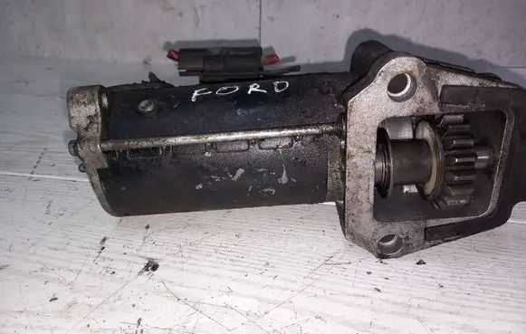 Ford Focus Starter motor 0201907