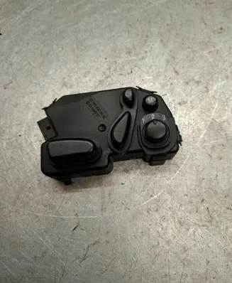 Mercedes-Benz C W203 Seat control switch 2098202610