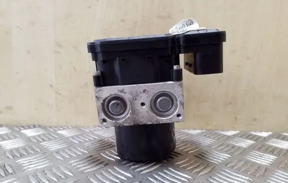 Ford Focus ABS Pump BV612C405AJ