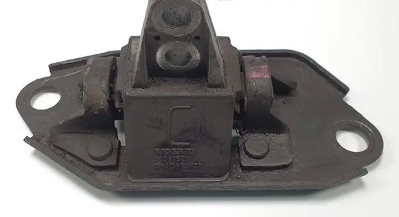 Ford Mondeo Mk III Engine mount vacuum valve 9485152