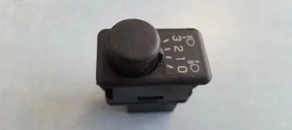 Nissan Almera Headlight level height control switch
