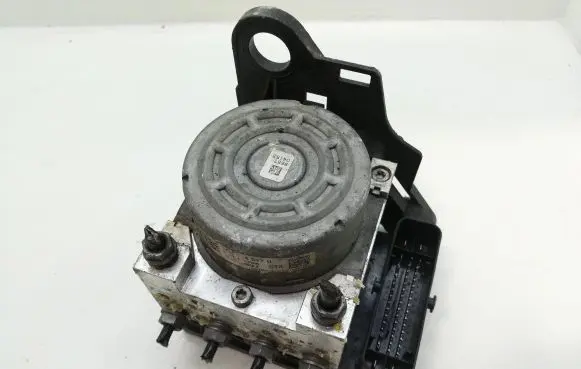 Volkswagen Golf VII ABS Pump 3Q0907379Q 3Q0614517F