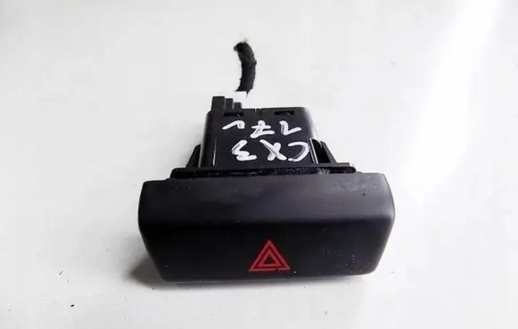 Mazda CX-3 Hazard light switch