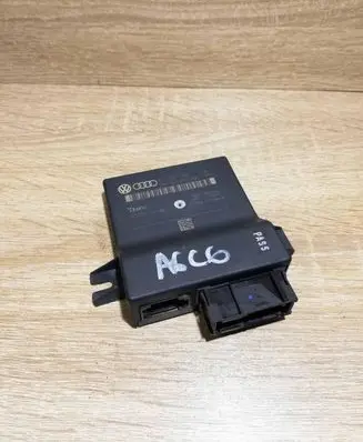 Audi A6 S6 C6 4F Gateway control module 4L0907468B BASIC