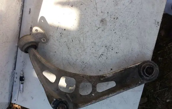 BMW 5 E39 Front lower control arm/wishbone