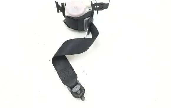 Opel Insignia A Rear seatbelt 