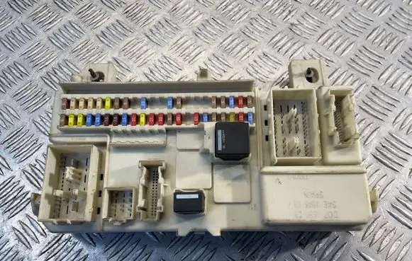 Volvo V50 Fuse module 31268178 A120A12A155