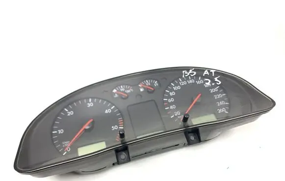 Volkswagen PASSAT B5 Speedometer (instrument cluster) 3B1919880G