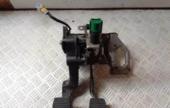 Peugeot 2008 I Pedal assembly 9682171580