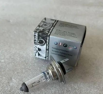 Volkswagen PASSAT B6 Headlight/headlamp bulb N10320101