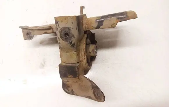 Toyota RAV 4 (XA30) Engine mount bracket 