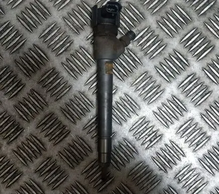 KIA Sportage Fuel injector 338002F300