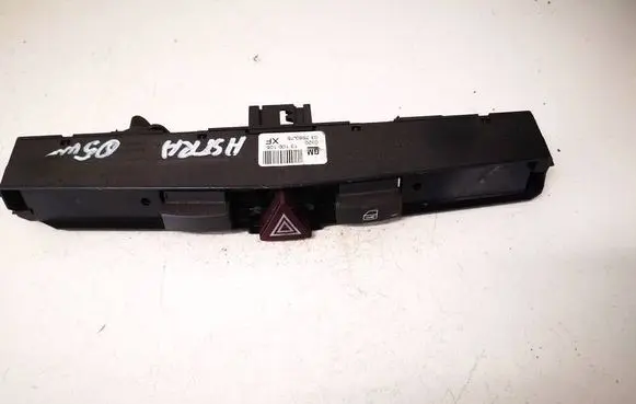 Opel Astra H Hazard light switch 13100105