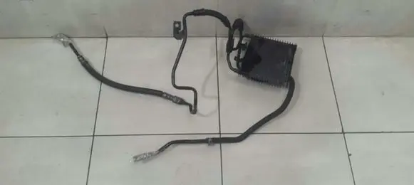 Mercedes-Benz R W251 Power steering radiator A0005000500
